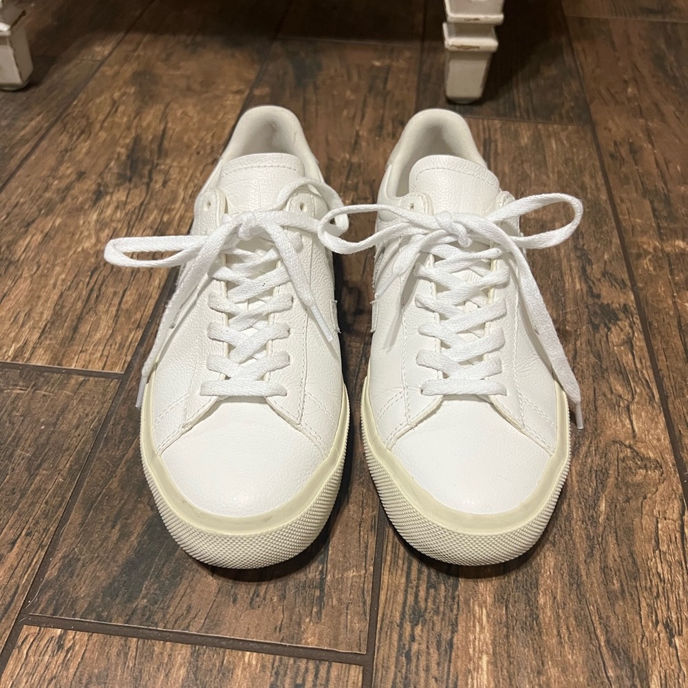 Vejas Sneakers